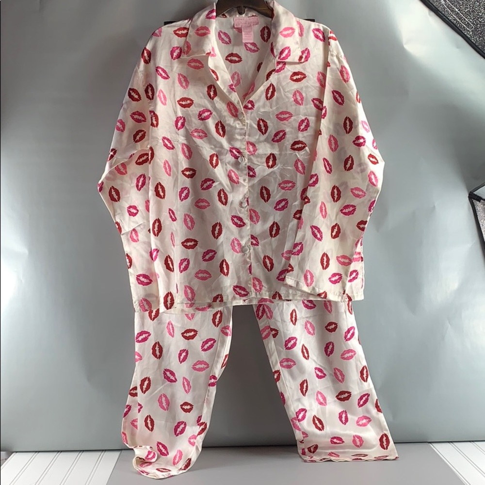 Dream Modes Silky Lips Pajamas Set L